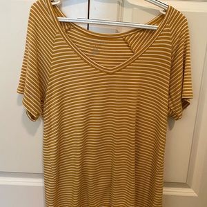 American Eagle tee